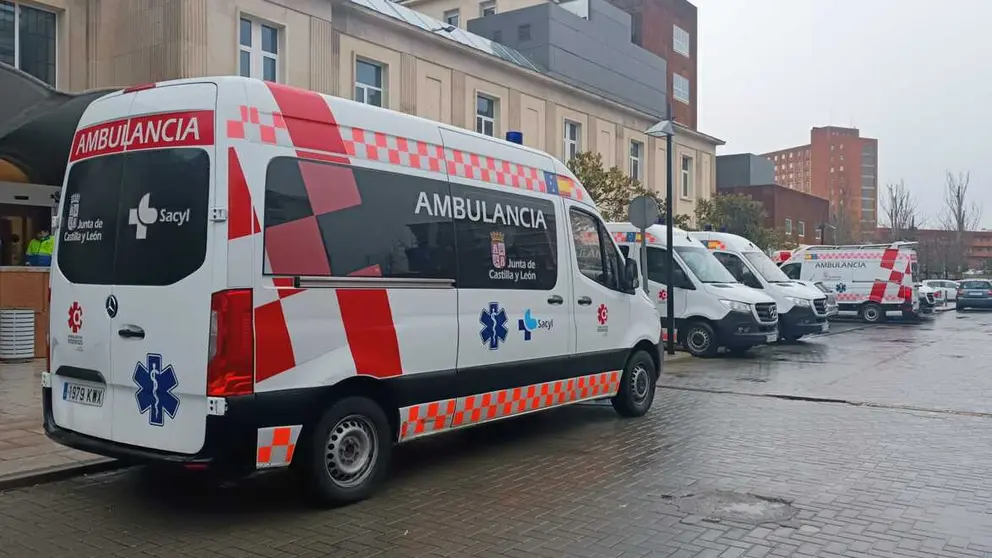 Ambulancias en el Hospital Virgen de la Concha