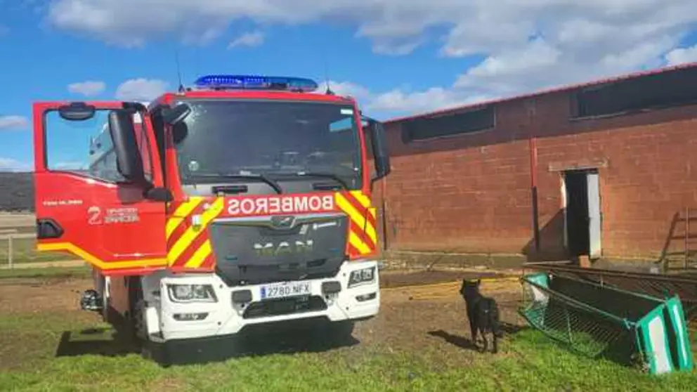 Cami&oacute;n de bomberos de la Diputaci&oacute;n