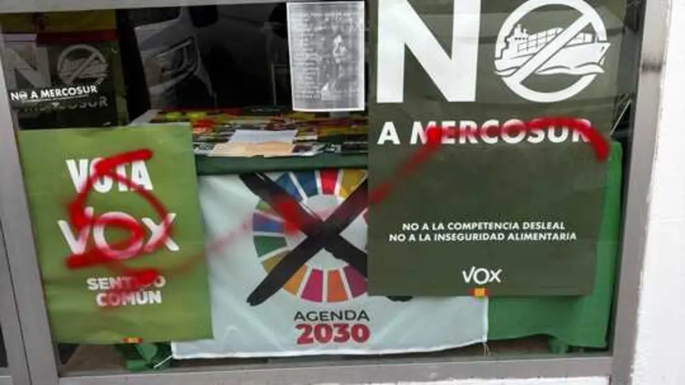 Pintadas sede de Vox Zamora