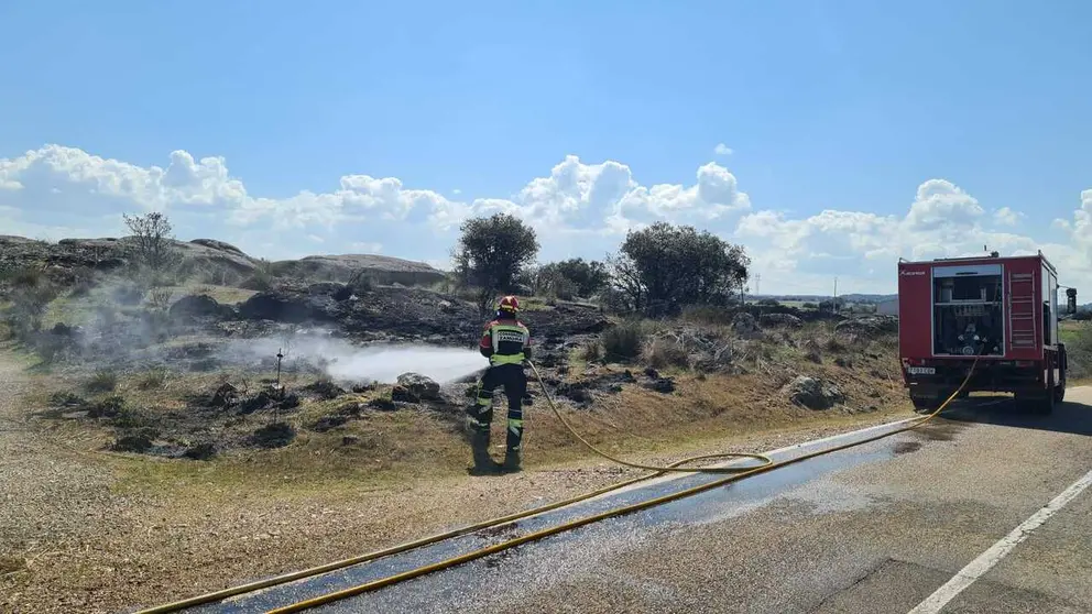 incendio entre  La Tuda y Enillas (1)