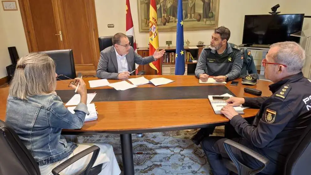 Reuni&oacute;n semanal de coordinaci&oacute;n con las Fuerzas y Cuerpos de Seguridad del Estado