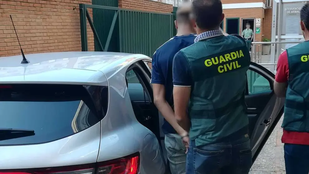 Uno de los detenidos por la Guardia Civil