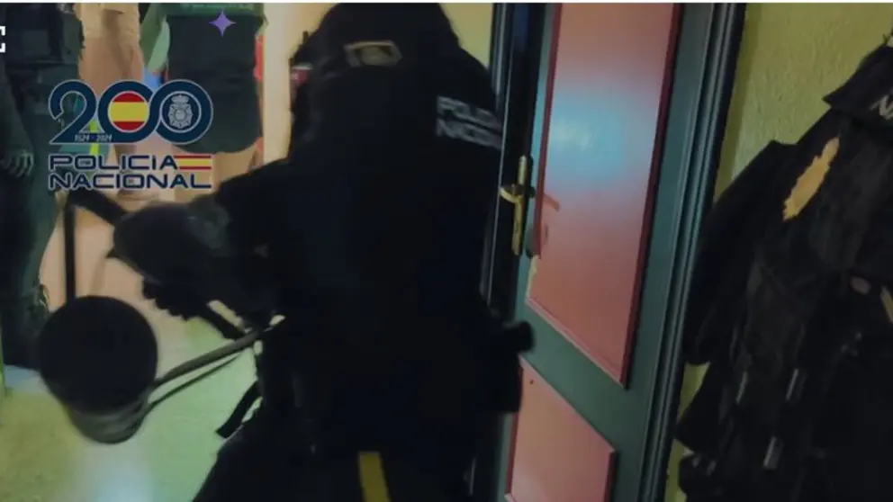 Polic&iacute;a Nacional durante el operativo