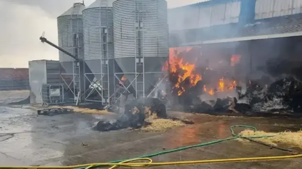 Imagen de archivo del incendio en una nave de la provincia de Zamora