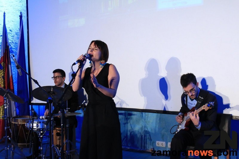 Jóvenes_Artistas_2.jpg