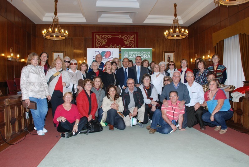 Recepción de emigrantes a Argentina en la Diputación.