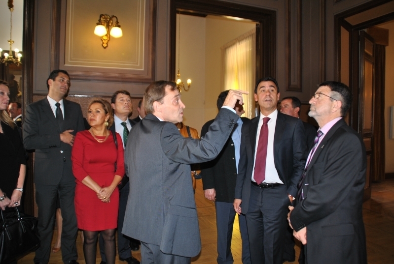 Imágenes del Pleno en conmemoración del Bicentenario de la Diputación.