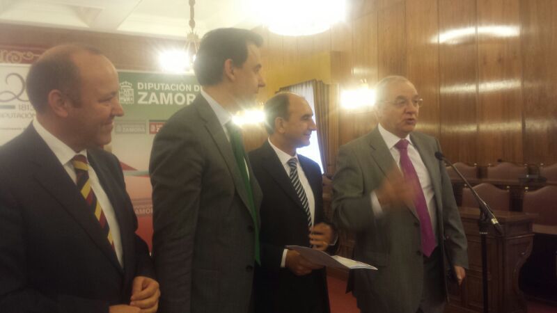 Luis Felipe Delgado agradece el homenaje en nombre de todos los funcionarios