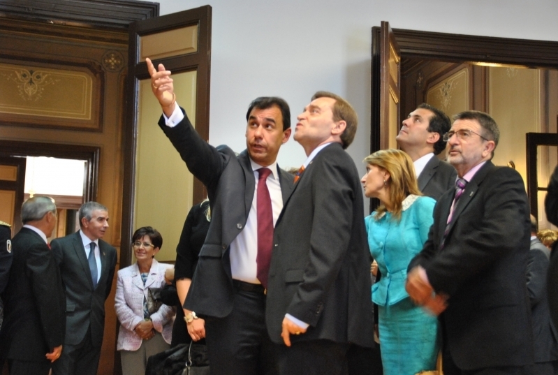 Imágenes del Pleno en conmemoración del Bicentenario de la Diputación.