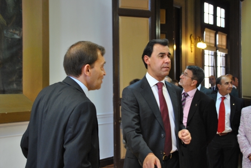 Imágenes del Pleno en conmemoración del Bicentenario de la Diputación.