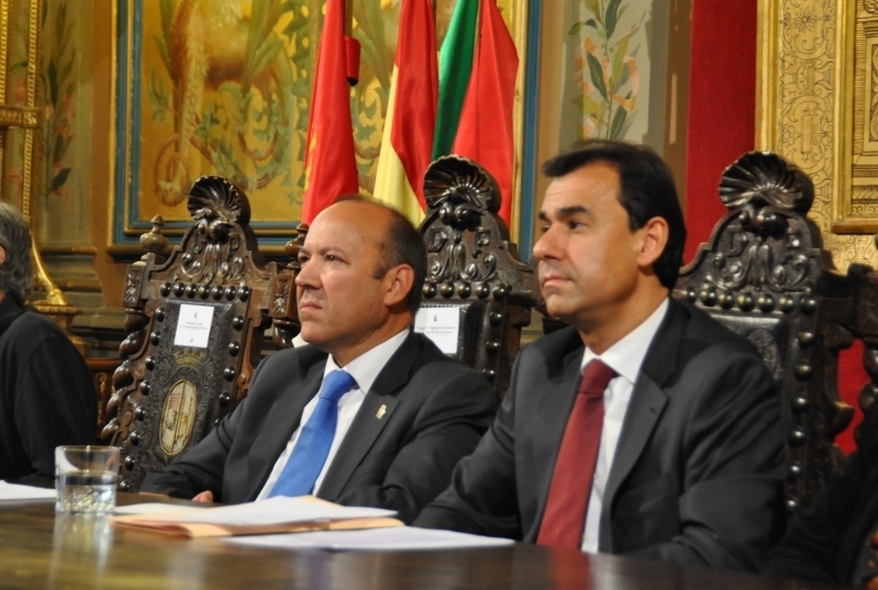 Imágenes del Pleno en conmemoración del Bicentenario de la Diputación.