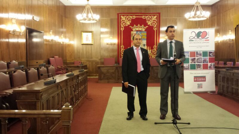 Un momento de la presentación de los presupuestos en el salón de plenos de la Diputación