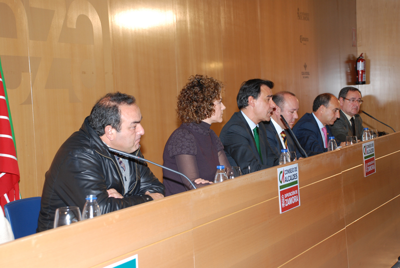 Mesa presidencial del Consejo de Alcaldes