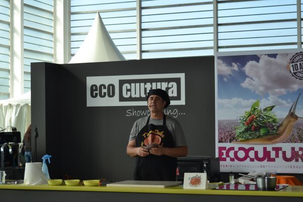 Paul Octavio Martín explica las cualidades del cacao