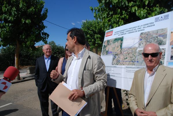 Inauguración de la carretera por Fernando Martínez Maillo