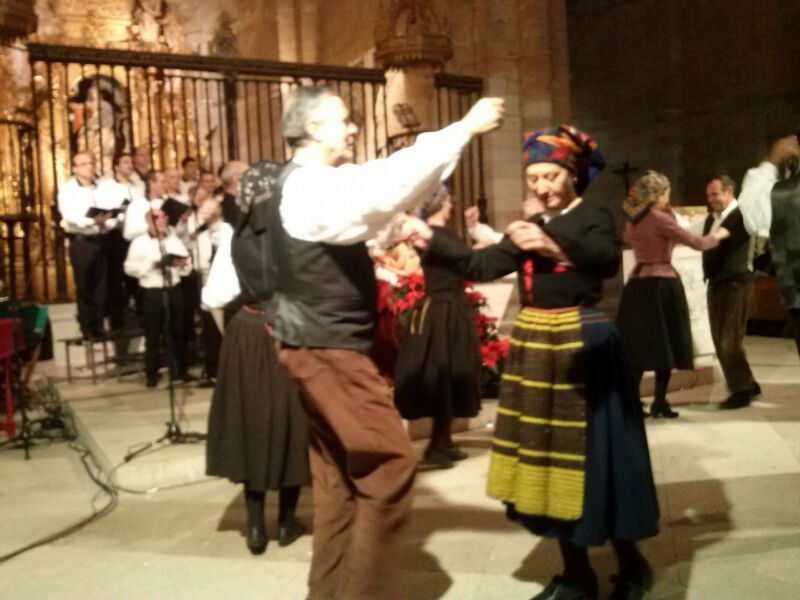 La Pastorada Leonesa abarrotó de público el templo principal toresano
