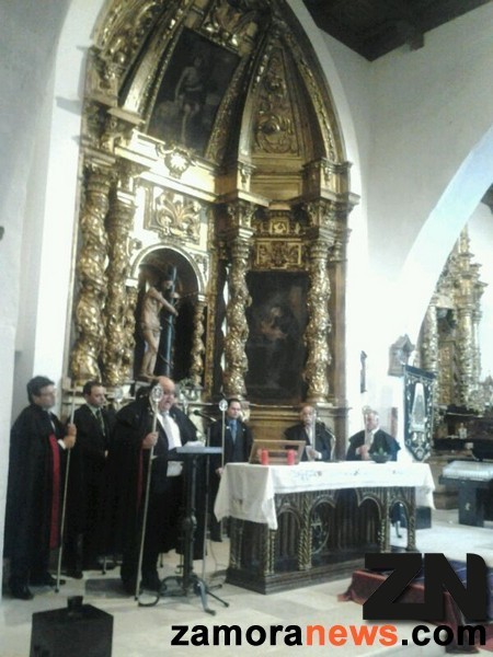 Los abades ejercieron sus funciones en la ceremonia