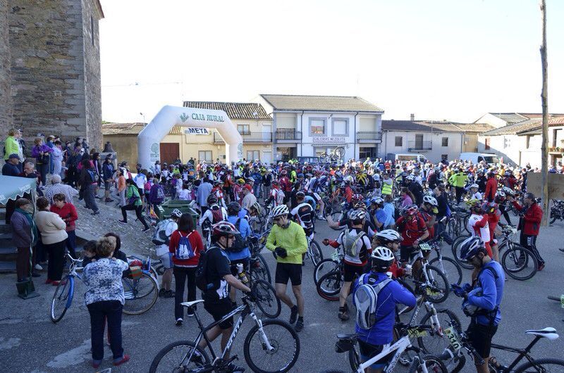 Ciclistas participantes en la IV Ruta BBT
