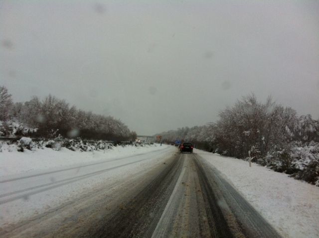 Tramos de la A-52 permanecen cerrados al tráfico