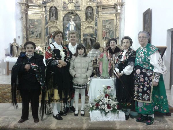 El grupo en la iglesia