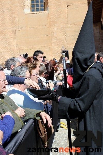 Los Conqueros comenzaron su tarea en cuanto finalizó la Bendición.