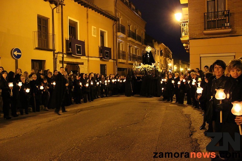 Llegada a la iglesia de Santa María de Roncesvalles y Santa Catalina.