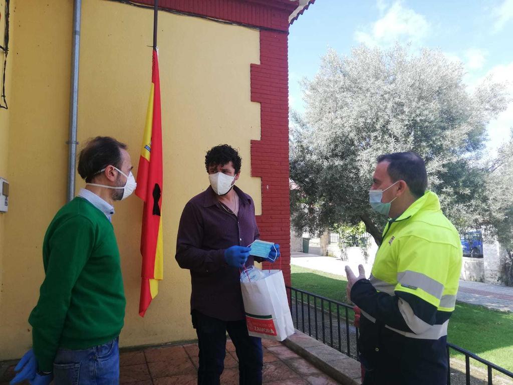 Reparto_de_mascarillas_diputación_2.jpg
