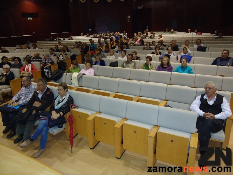 Público asistente a la conferencia