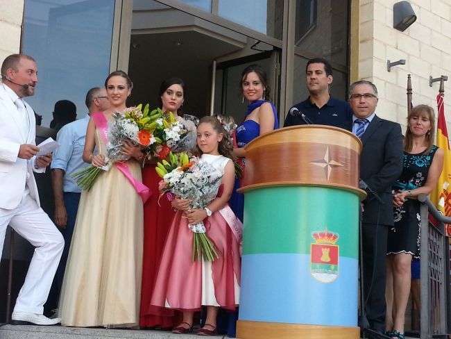 Reina y damas de las fiestas de Coreses