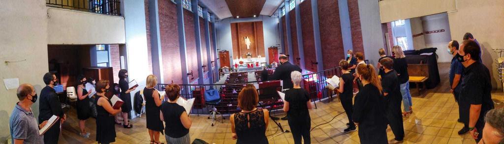 coro_sacro_en_cristo_rey.jpg
