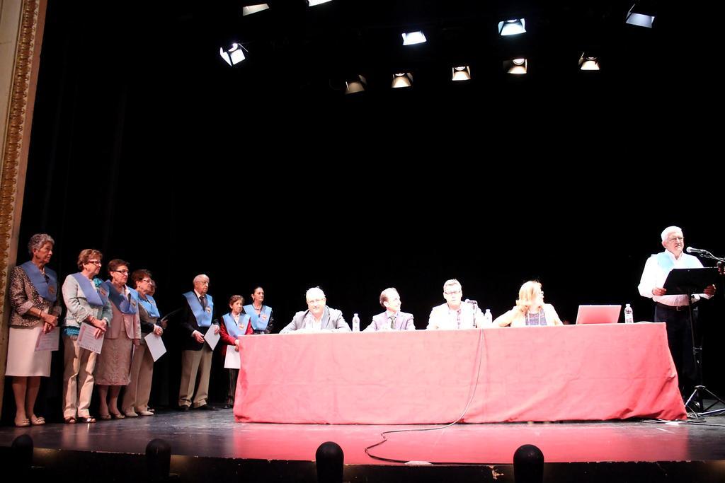 Uno de los alumnos graduados durante su intervención