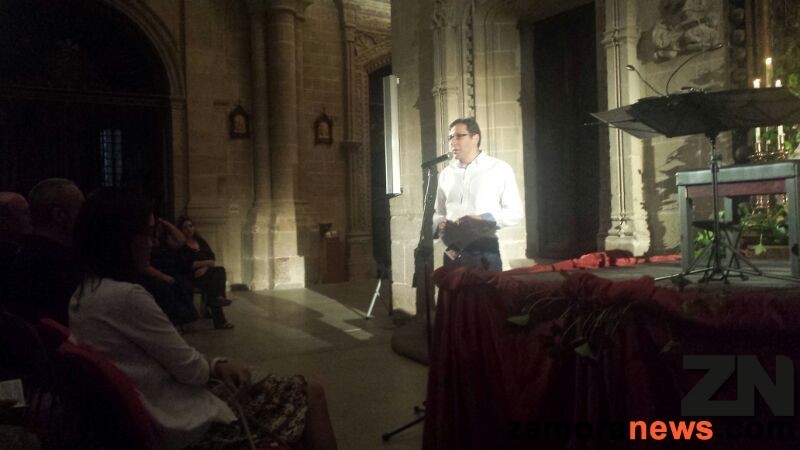 El director del ciclo, Alberto Martín, en la presentación del concierto