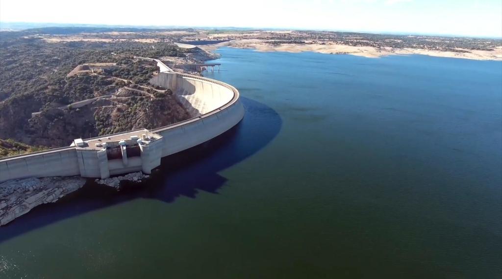 embalse_de_almendra.jpg