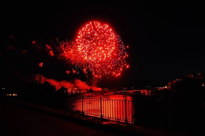 Los fuegos artificiales clausuran las fiestas