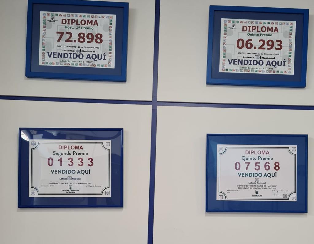 Los premios que ha dado la Administración de Lotería número 3 de Toro, enmarcados