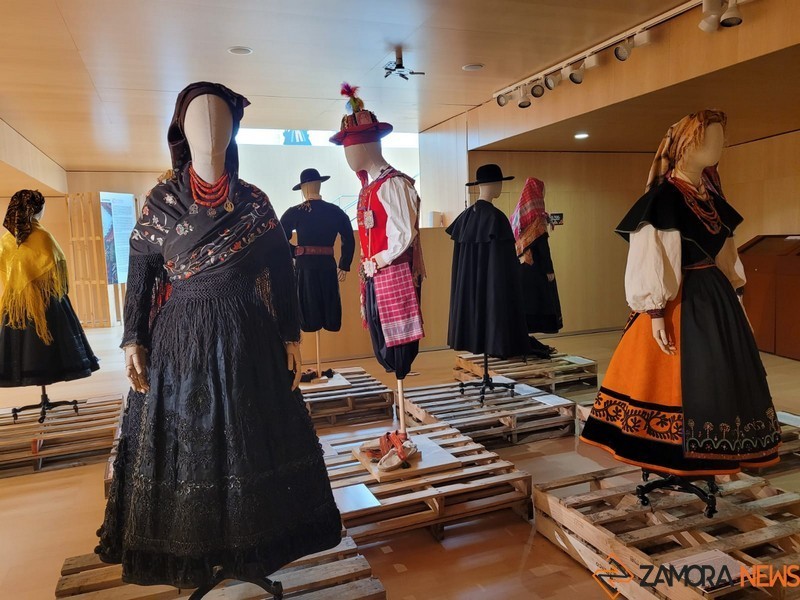 Exposición Indumentaria Tradicional