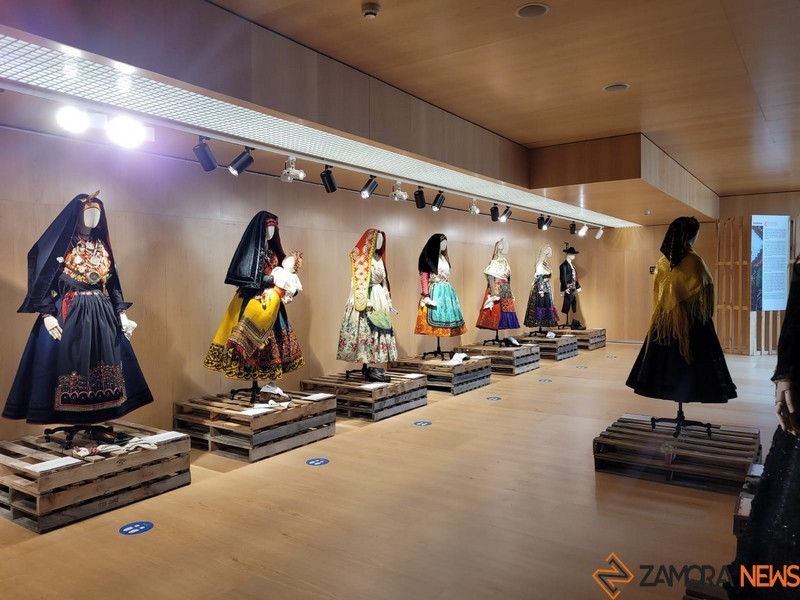 Exposición Indumentaria Tradicional