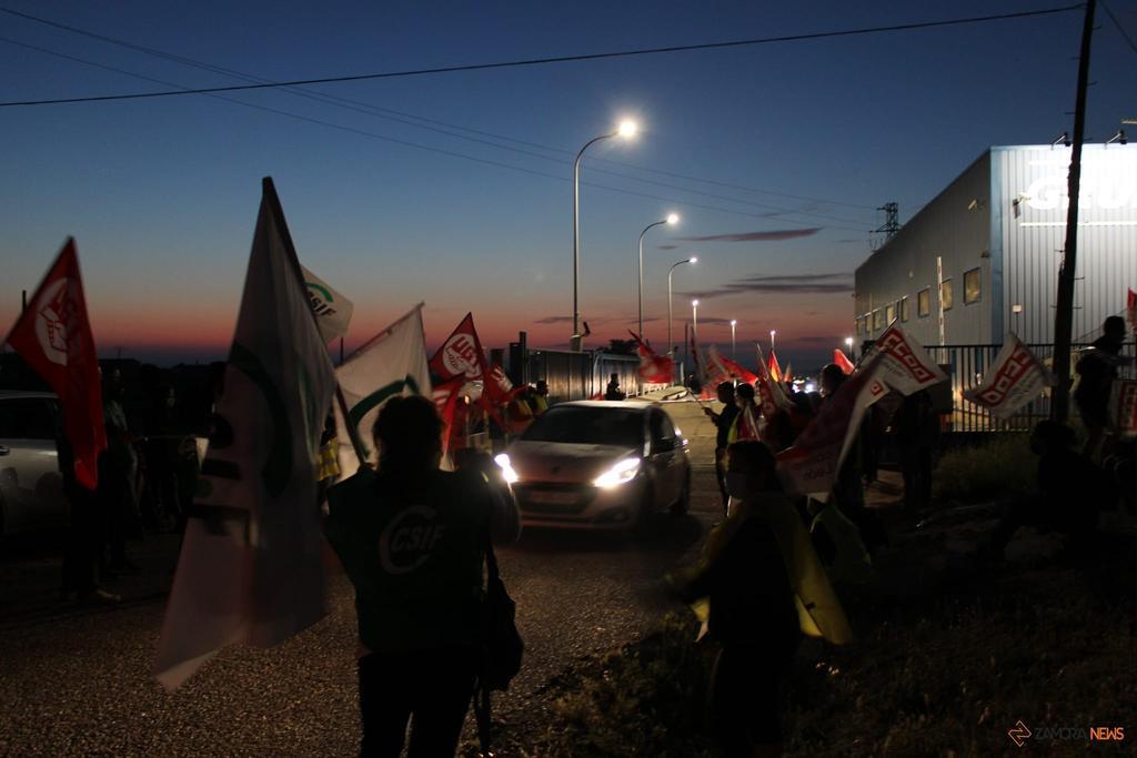 Nueva jornada de protestas de los trabajadores de Siro