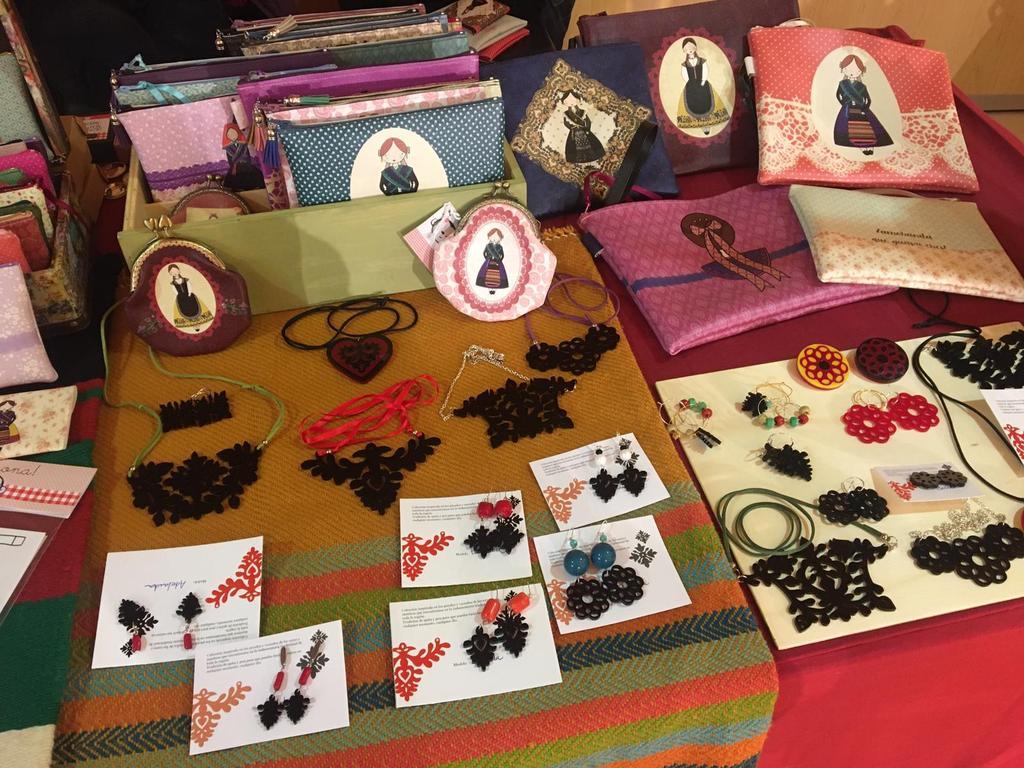 Mesa expositor Mónica en el Ramos Carrión