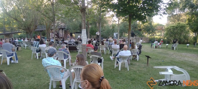 Actuación de Lagutik