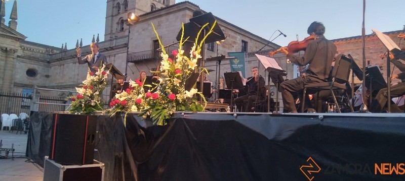 Rubén Amoretti en el escenario