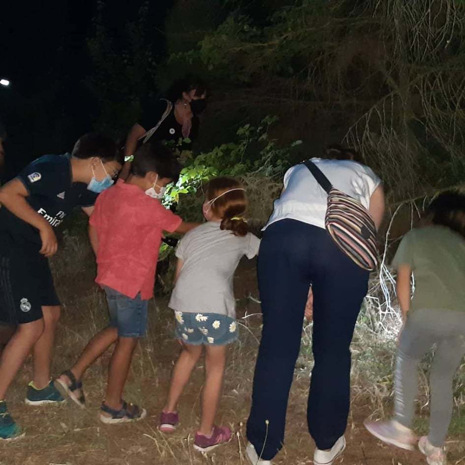 Clara García durante una de las rutas de avistamiento de gamusinos