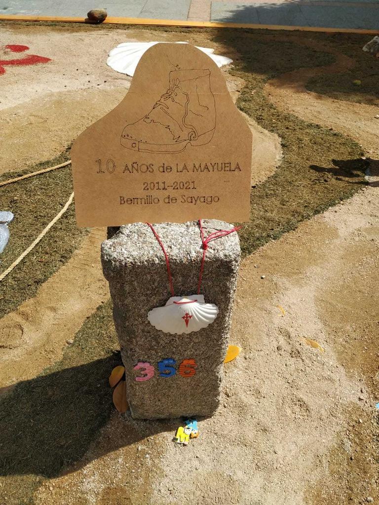 Manto floral elaborado por La Mayuela