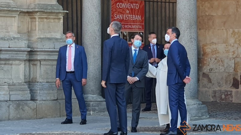 El rey Felipe VI, a su llegada a Salamanca