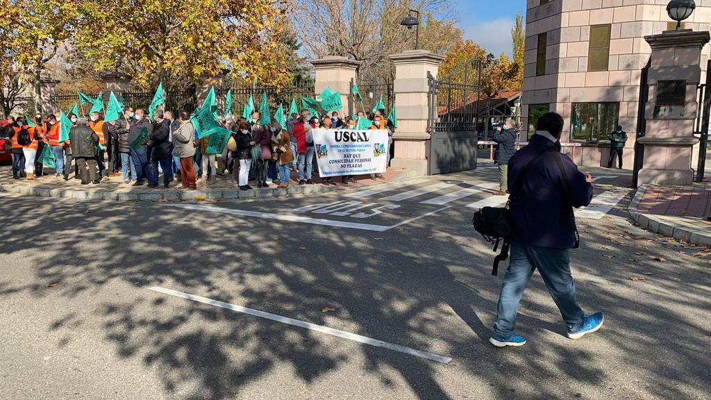 Concentración de la USCAL en la Consejería de Presidencia en Valladolid