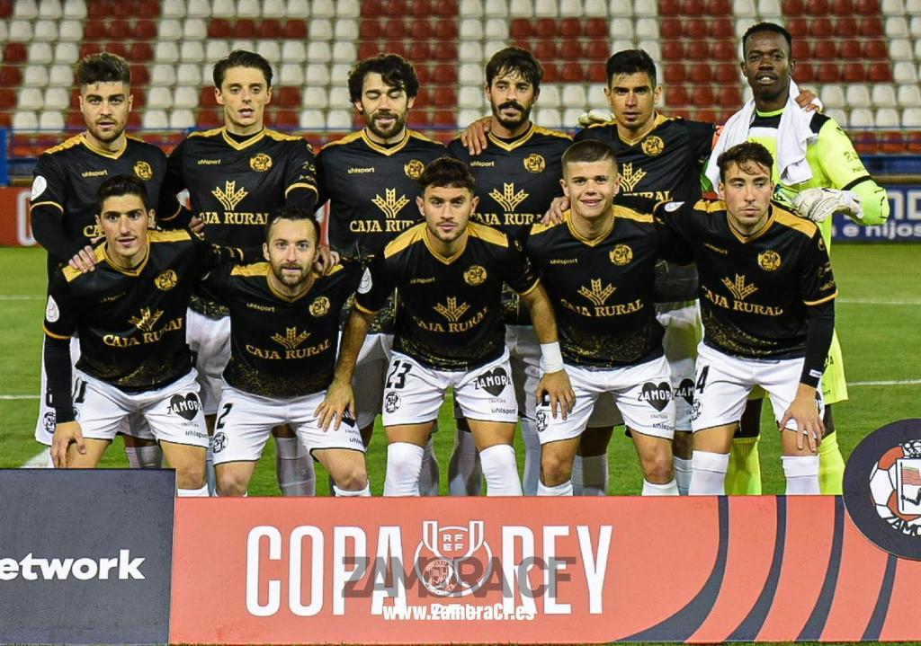 Once del Zamora CF ante el Extremadura UD, en la primera eliminatoria de Copa del Rey. | FOTO: Zamora CF