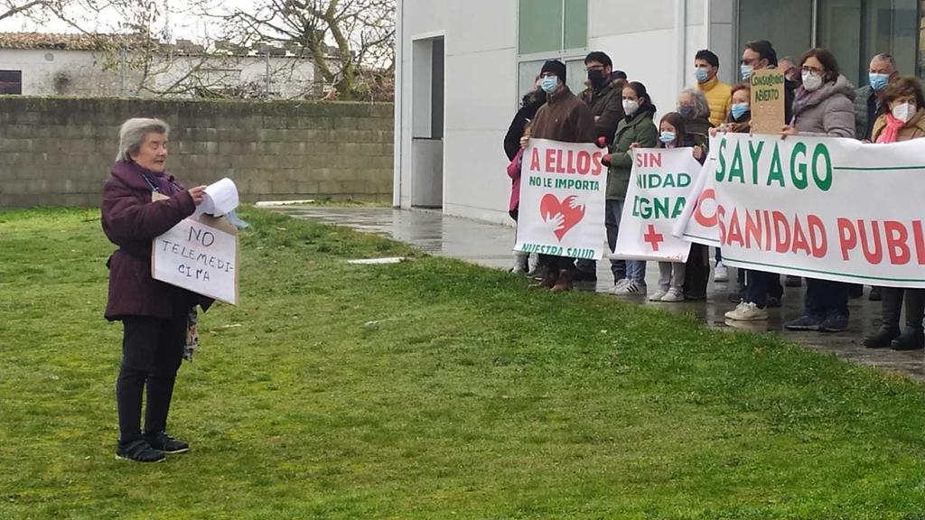 Última protesta realizada el sábado, 4 de diciembre, ante el centro de salud de Bermillo