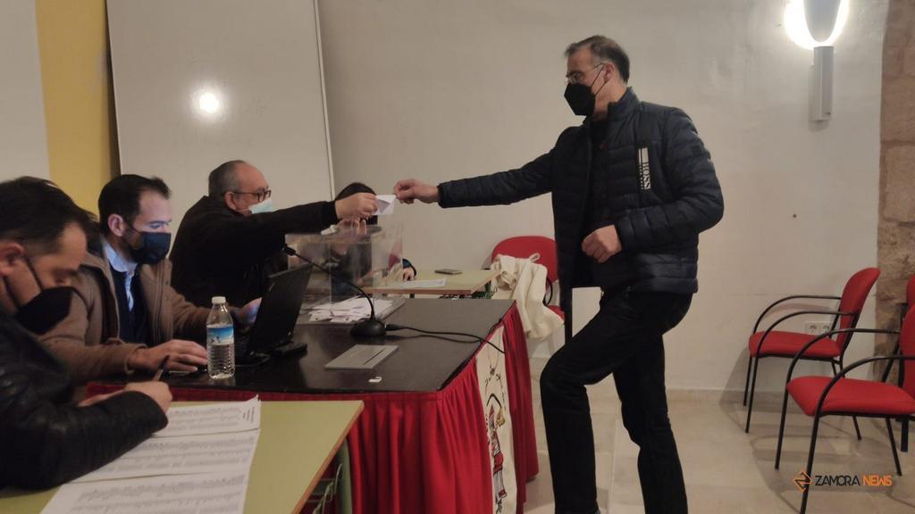 Momento votación presidente La Borriquita