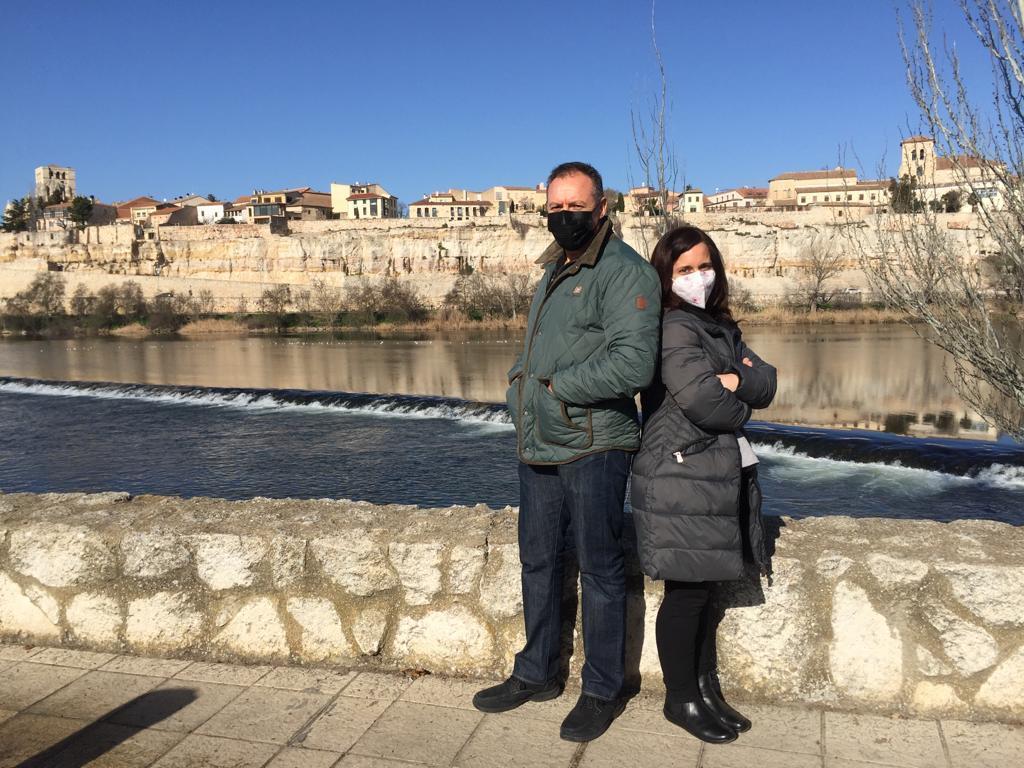 Manuel Vara y Vania Nune, dos de los administradores del grupo 