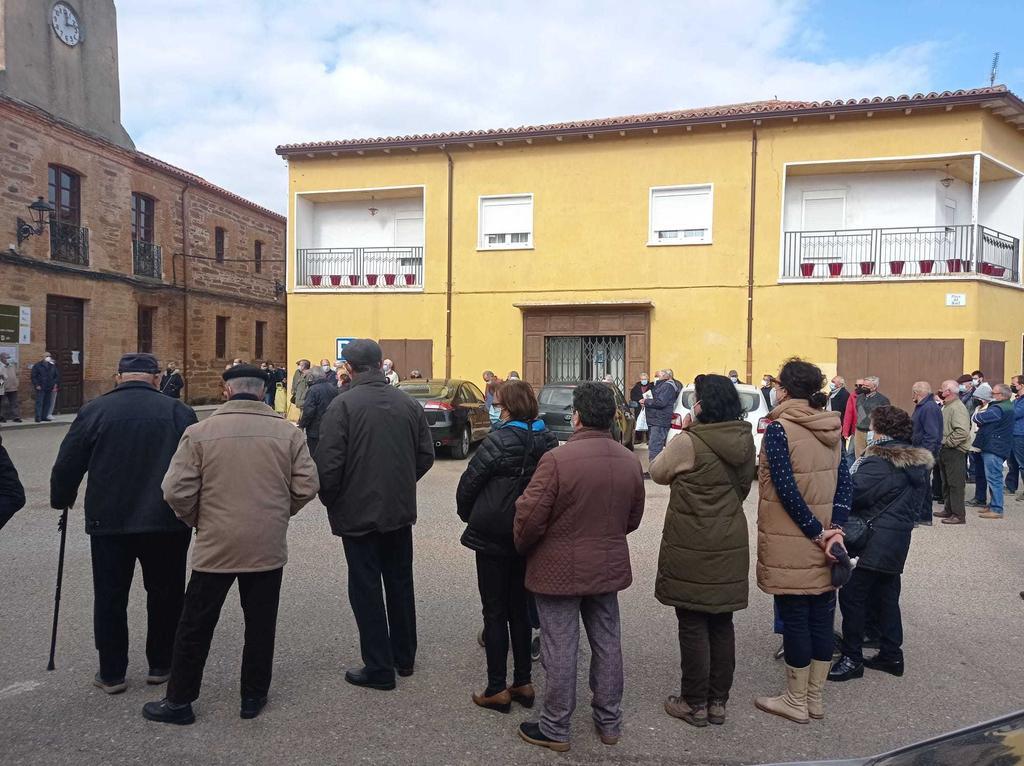 Última concentración realizada en la Plaza del Reloj de Tábara por una sanidad rural digna
